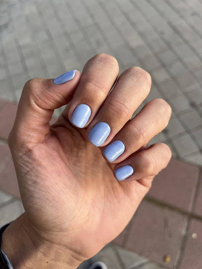 Hello Nails | Montecarmelo | Salón de Manicura y Uñas en Madrid / 