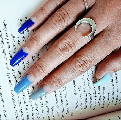 Mave Studio | Salón de Manicura y Uñas en Sada / 