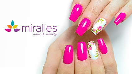 Miralles | Salón de Manicura y Uñas en Fortuna / 