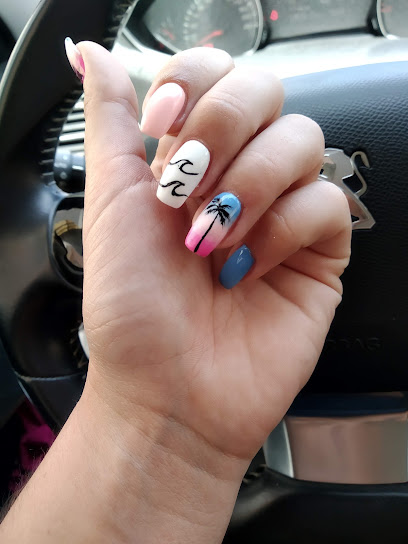 Angeles Pamies | Salón de Manicura y Uñas en Orihuela / 