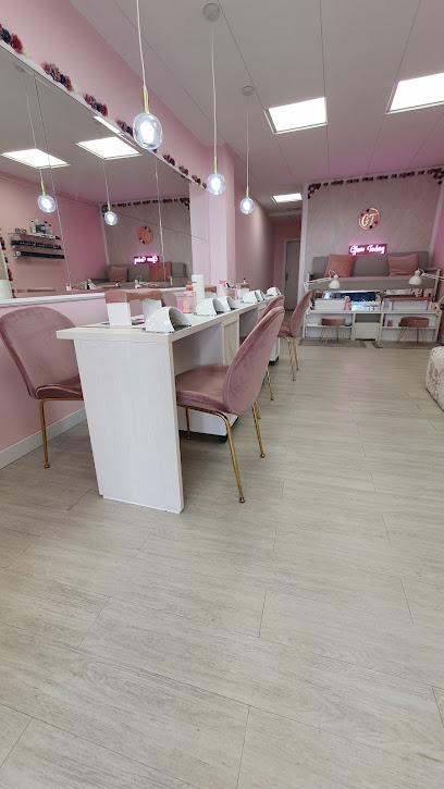 GlowToday | Salón de Manicura y Uñas en A Coruña / 