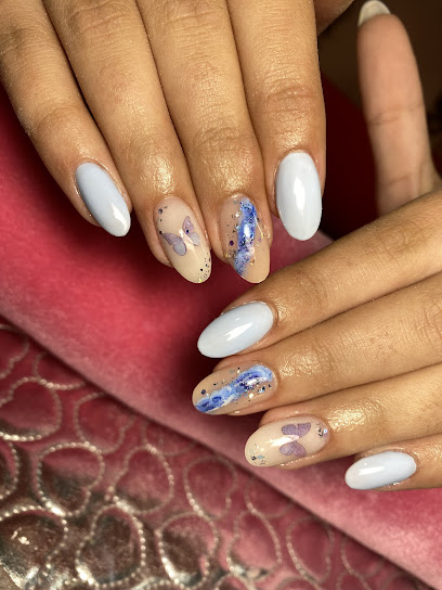 Mery Nails & Lashes | Salón de Manicura y Uñas en Santander / 