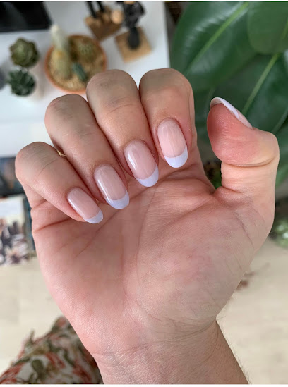 LuxyNails & Beauty Bar | Calvet | Salón de Manicura y Uñas en Barcelona / 