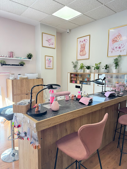 Alma de Loto | Salón de Manicura y Uñas en Cáceres / 