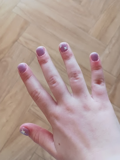 Uñas y + | Salón de Manicura y Uñas en Alicante / 