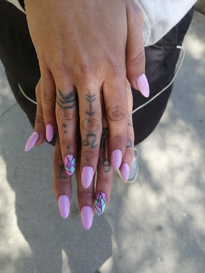 Rosa Nails | Salón de Manicura y Uñas en Badalona / 