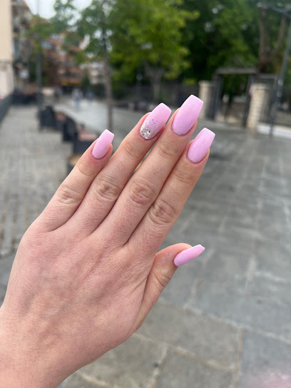La Reina | Salón de Uñas y Manicura en Arganda del Rey