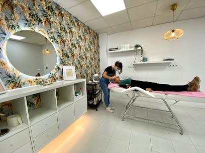Salón Estética y Peluquería Lucía García | Peluquería en El Peñón / Málaga