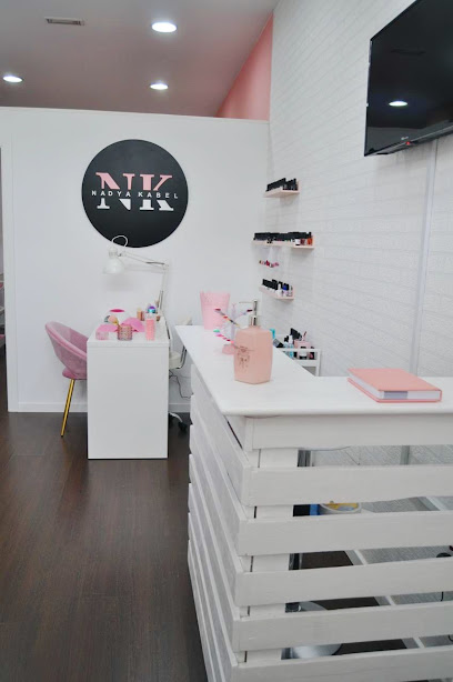Nadya Kabel | Salón de Manicura y Uñas en Lugo / 
