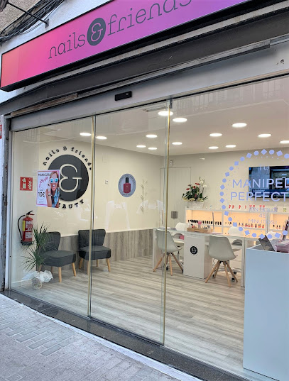 Nails&FRIENDS | Salón de Manicura y Uñas en Badalona / 