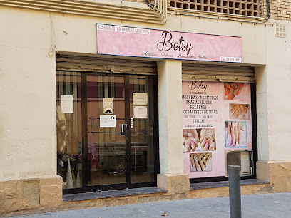 Betsy | Uñas de Porcelana | Salón de Uñas y Manicura en Barcelona