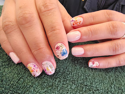 Catalina Sarralde | Estética Integral | Salón de Manicura y Uñas en Logroño / 