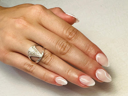 Nails Factory | Salón de Manicura y Uñas en Segovia / 