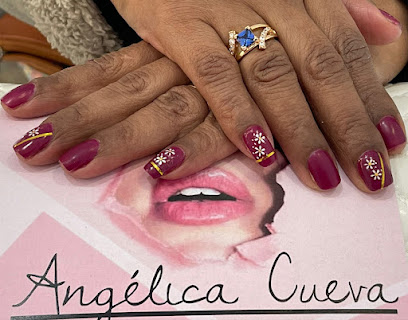 Angelica Cueva | Peluquería en Tudela / 