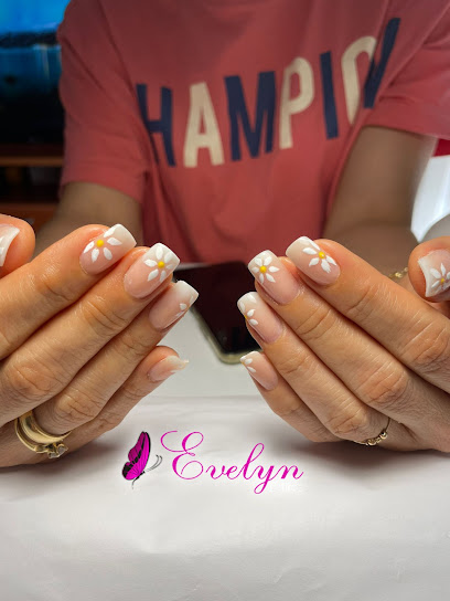 Evelyn Estilos | Salón de Uñas y Manicura en Miami Platja