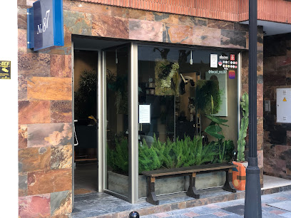 SALÓN N-.87 | Peluquería en Fuengirola / Málaga