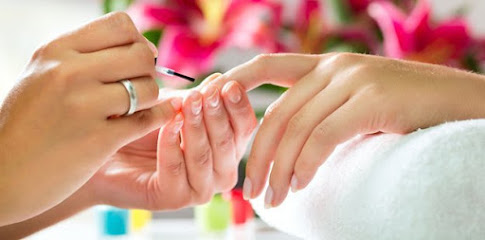 Hello Nails | Salón de Manicura y Uñas en Girona / 