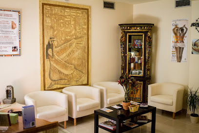 Estética Nefertiti | Peluquería en Málaga / 
