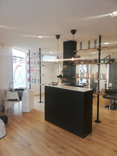 Peluquería M.Carme | Peluquería en Torelló / Barcelona