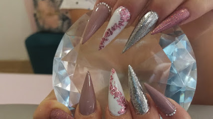 Esther Gamba | Centro de Uñas | Salón de Uñas y Manicura en Gibraleón