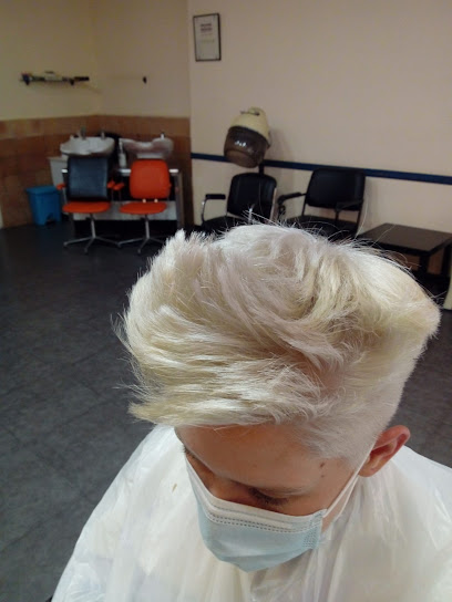 Víctor Bevià | Peluquería en San Vicente del Raspeig / Alicante