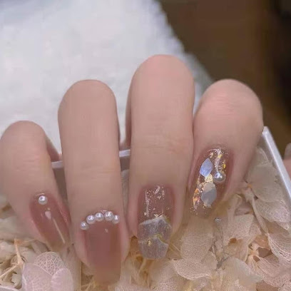 Amiya Salón de Belleza | Salón de Manicura y Uñas en Valencia / 