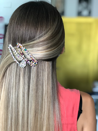 FERNÁNDEZ STUDIO | Peluquería en Algeciras / Cádiz