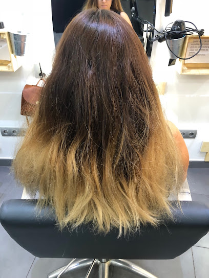 Skyro Centros de imagen | Peluquería en Navalmoral de la Mata / Cáceres