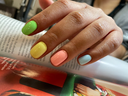 Aura | Beauty space | Salón de Manicura y Uñas en Valencia / 