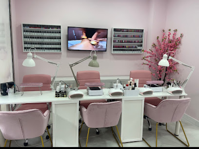 Estética Naisa | Salón de Manicura y Uñas en Suances / 