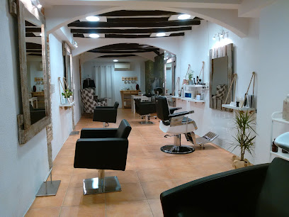 Macadamia Peluquería | Peluqueria en Vic / Barcelona
