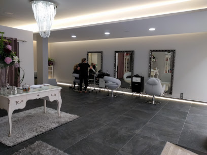 Estilismo Lola | Peluqueria en Ribeira / La Coruña