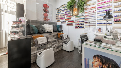 Deneb | Queens of Nails | Salón de Uñas y Manicura en Madrid