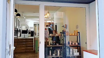 ESSENCIAL PERRUQUERS | Peluqueria en Molins de Rei / Barcelona