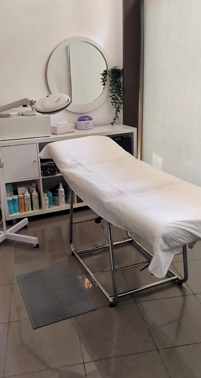 Lourdes perruqueria i estètica | Peluquería en Anglès / Girona