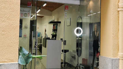 AM perruquers | Peluqueria en Girona / Girona