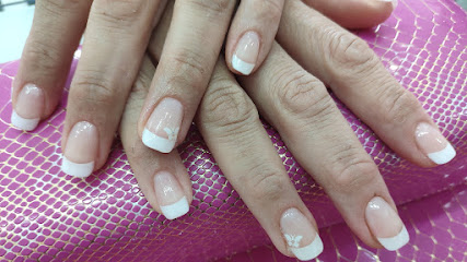 Salón de Uñas YALI | Salón de Manicura y Uñas en Valencia / 