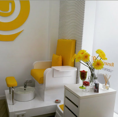 D-Uñas Nails & Beauty | General Perón | Salón de Manicura y Uñas en Madrid / 