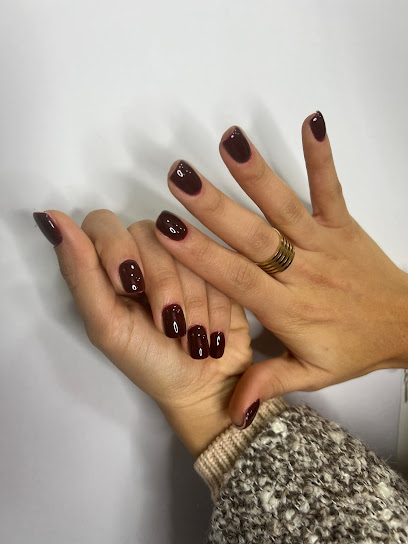 DG Nails Studio | Salón de Manicura y Uñas en Barcelona / 