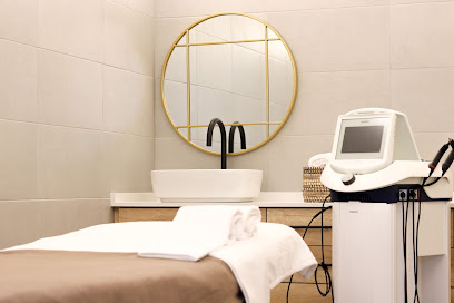 Clínica CEMTRO | Peluquería en Madrid / 