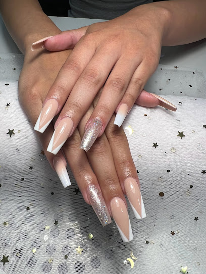 Halong Nails | Carrer Jesús | Salón de Manicura y Uñas en Sitges / 