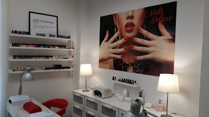 Nails Deluxe | Salón de Manicura y Uñas en A Coruña / 