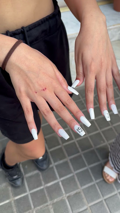 Toni Nails | Salón de Manicura y Uñas en Barcelona / 