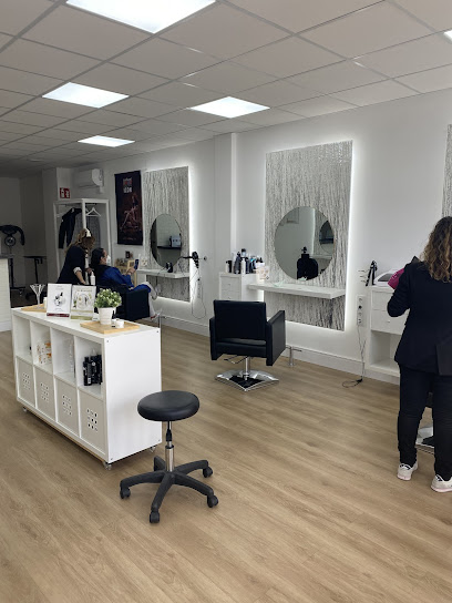 Bloom Estilistas | Peluquería en Olías del Rey / Toledo