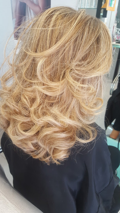 J. CARLO´S PELUQUEROS | Peluquería en Madrid / Madrid