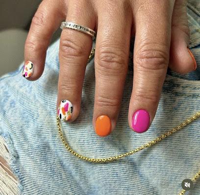 Zafiro Nails | Salón de Uñas y Manicura en Ibiza