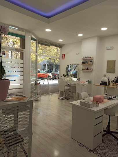 Joana Rique | Peluquería en Zaragoza / 