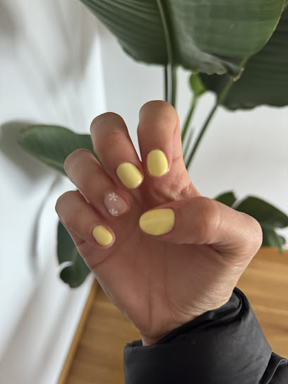 liuinna Nails | Salón de Manicura y Uñas en Castellón de la Plana / 
