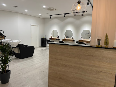 Paula Lage hair salon & beauty | Peluqueria en Ourense / Orense