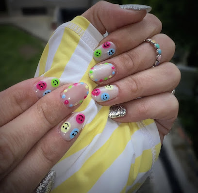 Freya Beauty & Nails | Salón de Manicura y Uñas en Santander / 
